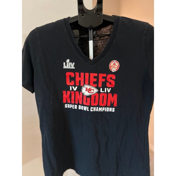 Kansas City Chiefs NFL CHIEFS KINGDOM Super Bowl Champions T-Shirt Women’s SizeM - Picture 2 of 7